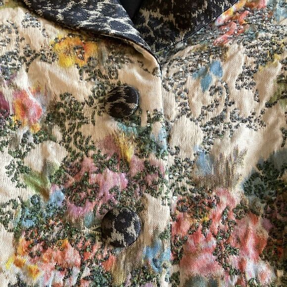 Renee DuMarr Women’s Floral Embroidered Fitted Blazer w/Animal Print Collar. - Picture 4 of 10